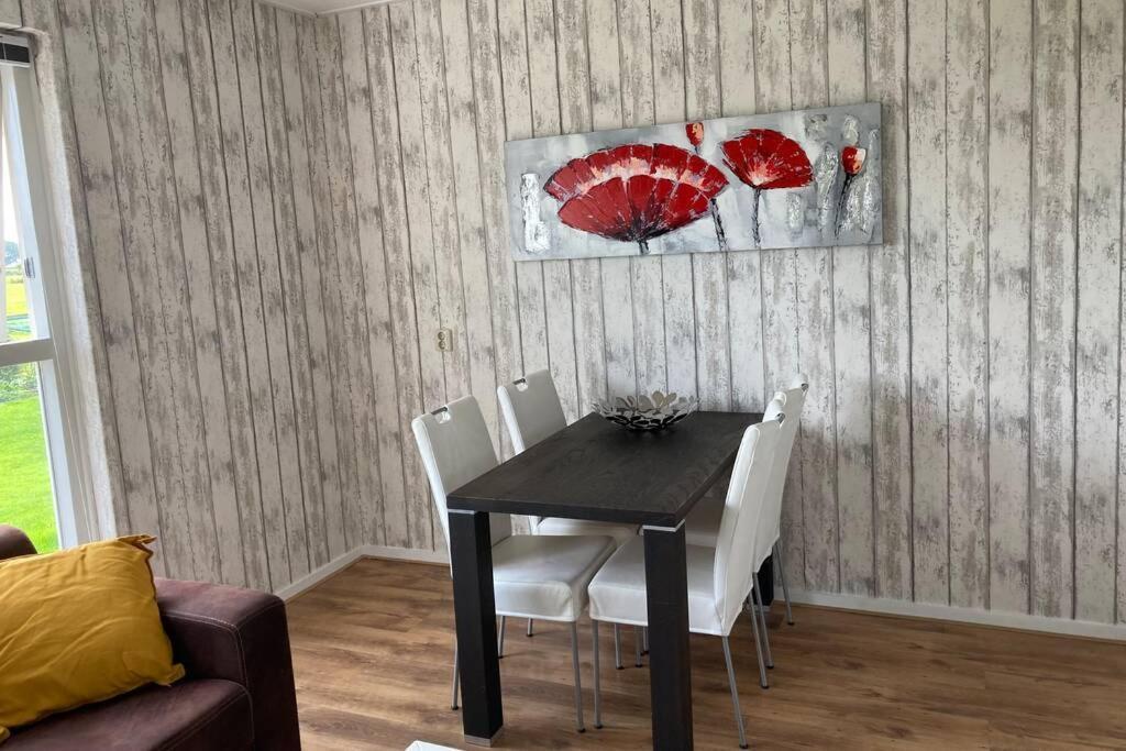 Tsjuke En March, Gezellig Verblijf. Casa de Férias